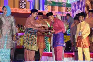 Muhammad Rinaldi dan Maulina Putri, Terbaik I Cabang Tilawah Golongan Anak-anak