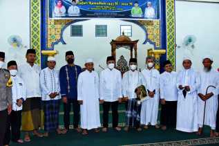 Wakil Bupati Bengkalis Dampingi Gubri Safari Ramadhan di Masjid Sabilillah Pedekik