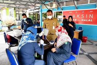PNS dan Honorer Diskominfotik Bengkalis Jalani Vaksinasi Tahap 3
