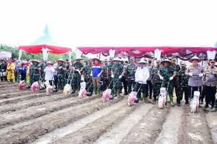 Dukung Ketahanan Pangan Nasional, TNI AD Bersama PHR Olah 100 Ha Lahan di Wilayah Kab. Bengkalis