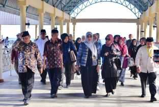 Istri Menteri Agama RI Tiba di Negeri Junjungan, Siap Jalankan Tugas sebagai Pengawas MTQ ke-43 Riau