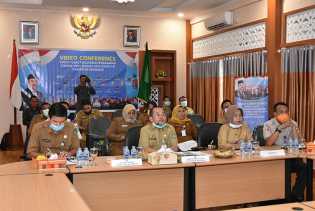 Plh Bupati Bengkalis Dengarkan Telekonferensi Mendagri Bahas Kekuatan Perindustrian dan Perdagangan