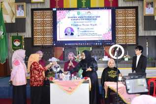 Tampil Lebih Menarik, DWP Bengkalis Gelar Pelatihan Merias Wajah