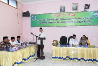 MUI Gelar Halal Bi Halal Sekaligus Pelepasan Calon Santri ke Pulau Jawa