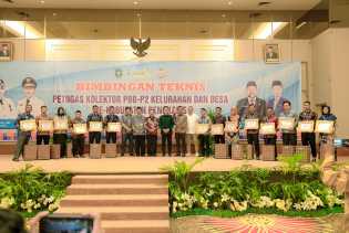 14 Petugas Kolektor PBB-P2 di Kabupaten Bengkalis Terima Penghargaan
