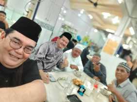 Untuk Keakraban, Pemkab Bengkalis Ngopi Bareng Usai Sholat Subuh Bersama Sejumlah Pejabat dari Kabupaten/Kota se-Provinsi Riau.