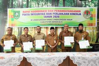 Pejabat  Dinas Lingkungan Hidup Teken Pakta Integritas dan Perjanjian Kinerja Tahun 2020