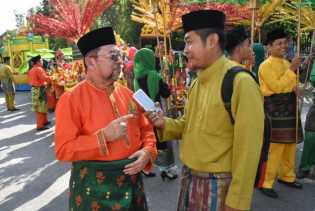 Sekda H Bustami HY: “Utamakan Bahasa Indonesia, Pedomani KBBI Edisi V dan PUEBI”