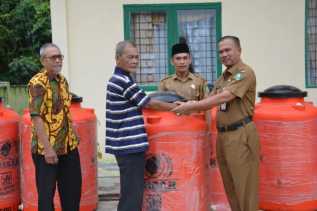 Manfaatkan Dana Desa, 80 Keluarga di Desa Makeruh Terima Bantuan PAH