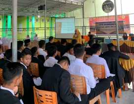 Kabid PHPA bersama Fanbeng Sosialisasi Pesantren Ramah Anak di PMNH