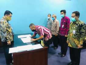 Disdukcapil Teken Pakta Integritas dan Perjanjian Kinerja 2021