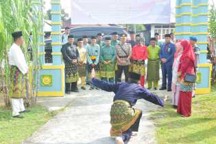 Wabup Ziarah ke Makam Panglima Minal Bengkalis