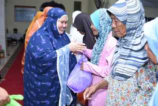 Di Masjid Dekat Pantai Itu, Pemkab Bengkalis Serahkan Berbagai Bantuan