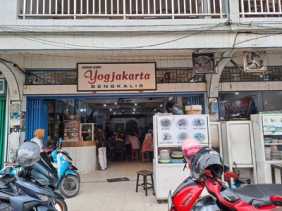 Roti Kawin dan Kopi Tubruk: Kisah Kedai Kopi Legendaris Yogyakarta di Hati Bengkalis