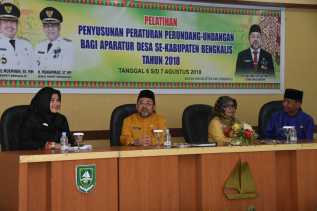 Bupati Buka Pelatihan Penyusunan Perundangan-Undangan Perdes