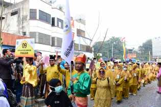 Pawai Taaruf MTQ ke-44, Kecamatan Pinggir Tampilkan Spanduk 'Jangan Rusak Hutan Kami'