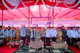 Bupati Kasmarni Ikuti Peresmian Koperasi Merah Putih di Desa Bumbung Bathin Solapan