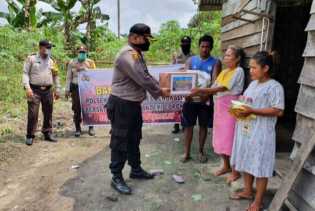 Wujud Kepedulian, Polres Bengkalis Laksanakan Bansos untuk Warga Terdampak Covid-19 di Mandau dan Pinggir