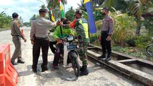 Satgas Gabungan Covid-19 Bantan Laksanakan Kegiatan PPKM di Pantai Selatbaru