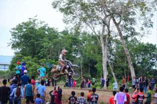 Kejuaraan Grasstrack Motorcross Piala Danramil 01/Bengkalis Resmi Ditutup