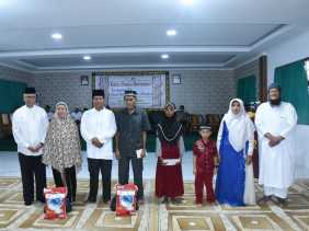 STIE Syariah Bengkalis Bagikan Santunan untuk Anak Yatim Piatu dan Kaum Dhuafa