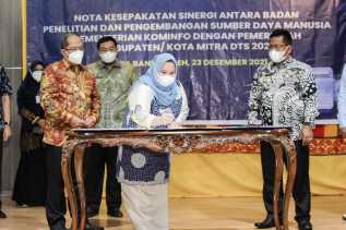 Bupati Kasmarni dan Kepala BPSDM Kominfo Tandatangan Nota Kesepakatan