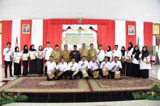 Bupati Amril Serahkan SK Pengangkatan Pendamping Desa dan Tenaga Akuntansi Desa Tahun  2020