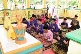 Jajap Menjemput 'Raja', Ziarah ke Makam Laksamana 