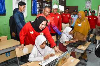 Bupati Kasmarni Tinjau ANBK SDN 50 dan SDN 2, Ingatkan Para Kepsek untuk Tingkatkan Mutu Pendidikan 