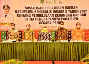 Tingkatkan Kualitas Keuangan Daerah, Bupati Kasmarni Buka Sosialisasi 