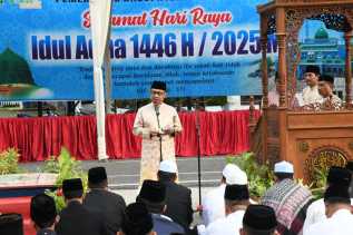 Sholat Idul Adha, Wabup Ajak Umat Muslim Rawat Kebersamaan dalam Membangun Negeri 