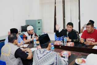 Camat Riki Pimpin Rapat Persiapan Tabligh Akbar Bersama UAS di Duri