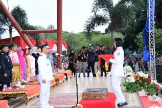 Wabup Bagus Santoso Pimpin Upacara Penurunan Bendera HUT Ke-78 RI 