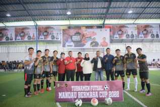 Diikuti 48 Tim, Bupati Kasmarni Buka Turnamen Futsal