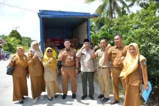 7 Desa Tergenang Banjir, Camat Bantan dan Gabungan PD Kolaborasi Beri Bantuan