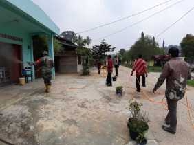 Babinsa Koramil Rupat Bersama Masyarakat Sosialisasi Cegah Covid-19