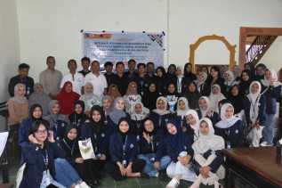 Kelompok MKWK Polbeng Gelar Pelatihan Integrasi Konservasi Mangrove dan Ecoprint untuk Pemberdayaan Ibu-Ibu Desa Kelapapati