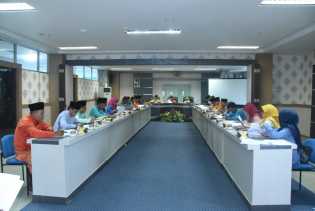 Asisten II Pimpin Rapat Persiapan Peringatan HUT ke-74 RI