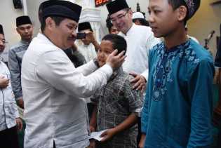 Bupati Amril Mukminin Semangati Anak Yatim Agar Jangan Minder