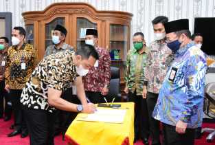 Kepala Bagian Setda Terima DPA dan Teken Perjanjian Kinerja