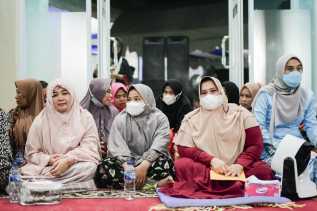 Safari Ramadhan Perdana, Bupati Kasmarni Buka Puasa dan Shalat Bersama Warga Desa Sungai Meranti