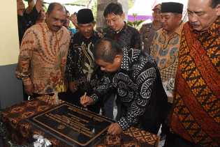 Bupati Bengkalis Ajak Seluruh Institusi Majukan Dunia Pendidikan