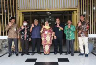 Komitmen Selesaikan Lahan Masyarakat, Tim KLHK Silaturahmi Dengan Bupati Bengkalis