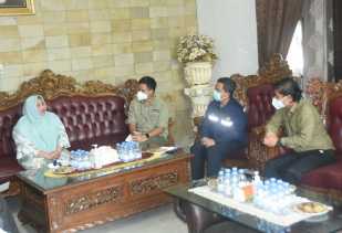 Audiensi Dengan Direktur Pertamina Hulu Rokan, Bupati Kasmarni Inginkan Penyerapan Tenaga Kerja Lokal dan Beasiswa Pendidikan