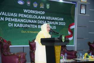 Bupati Kasmarni Buka Workshop Evaluasi Pengelolaan Keuangan dan Pembangunan Desa