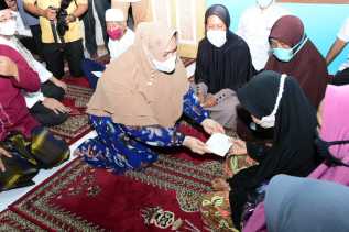 Safari Ramadhan Perdana, Bupati Bengkalis Serahkan Sejumlah Bantuan