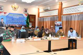 Plh Bupati Ikuti Rakorsus Bersama Menteri