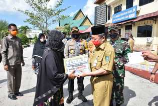 Sambut Ramadhan dan Bhakti Sosial Peduli Covid-19, Polres Bengkalis Bagikan Sembako