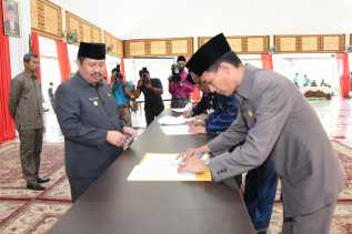 Fokus Membangun, Para Kepala Perangkat Daerah di Kabupaten Bengkalis Tandatangani Perjanjian Kinerja Tahun 2019 