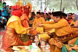 Festival Mandi Safar Berlangsung Semarak